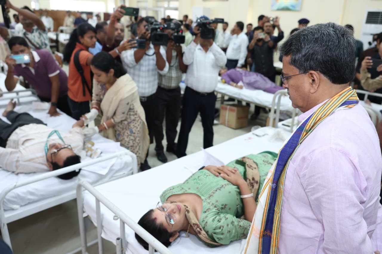 CM Manik Saha Attends Blood Donation Camp at Pragna Bhavan Under Seva Sankalp Abhiyan