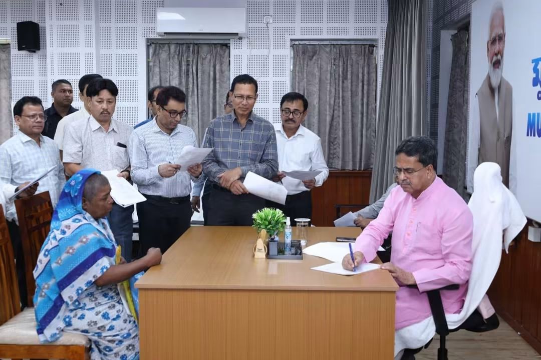 CM Manik Saha Meets People through ‘Mukhyamantri Samipeshu’