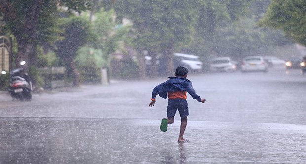 IMD forecasts isolated extremely heavy rainfall over Gujarat today