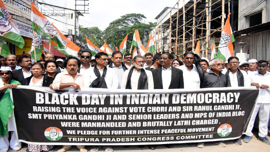 Congress Workers March in Black in Agartala, Seek Gyanesh Kumar's Resignation