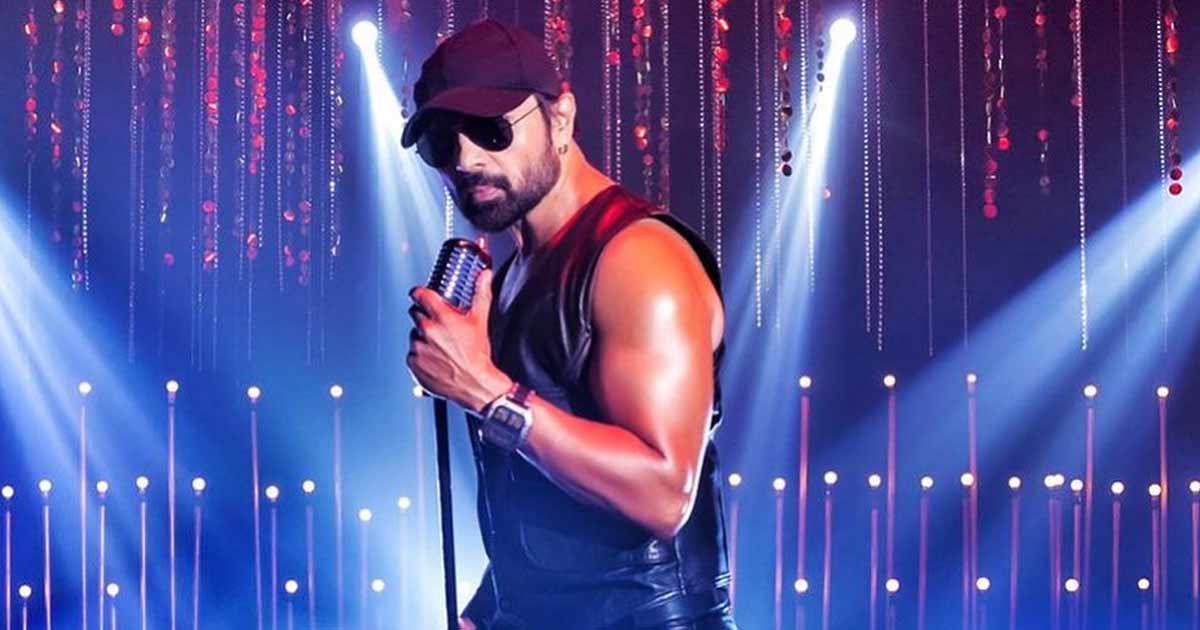 Himesh Reshammiya Giving The Title Of The Film: “Woh Kahaani Sunke Rone Lag Gaye They..”
