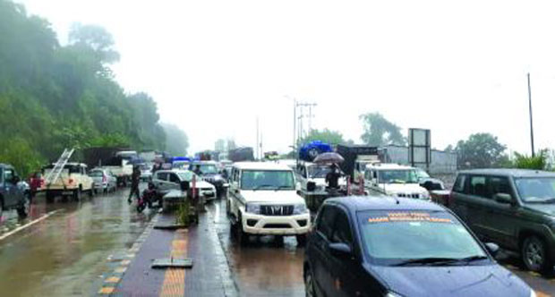 Meghalaya Cracks Down on Illegal Parking Along NH-6 to Enhance Road Safety Meghalaya Cracks Down on Illegal Parking Along NH-6 to Enhance Road Safety