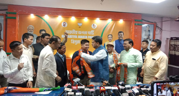 Boost for BJP as Tribal Leaders Join Party in Presence of CM Manik Saha
