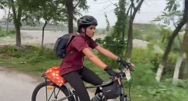 Meet mountaineer Asha Malviya who pedals solo to Agartala in a mission of women empowerment