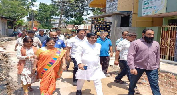 Mayor Conducts Ground Inspection of Civic Problems in Ramnagar