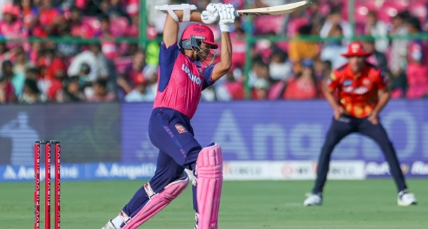 IPL: Match between Punjab Kings & RR is underway in Jaipur