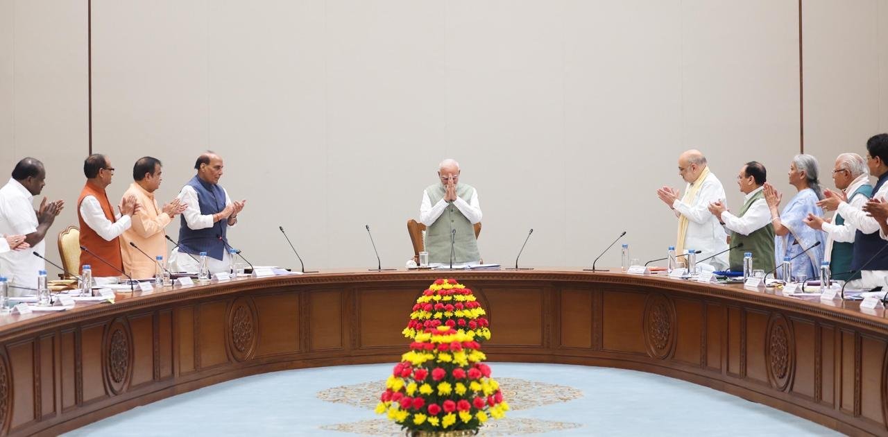 Cabinet Hails PM Modi as Longest-Serving Elected Prime Minister; Approves Major Infrastructure Projects
