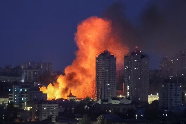 Russia launches drone & missile attacks on Ukraine
